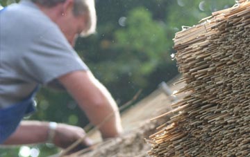 professional Powers Hall End thatchers